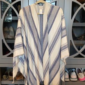 Giada Forte poncho